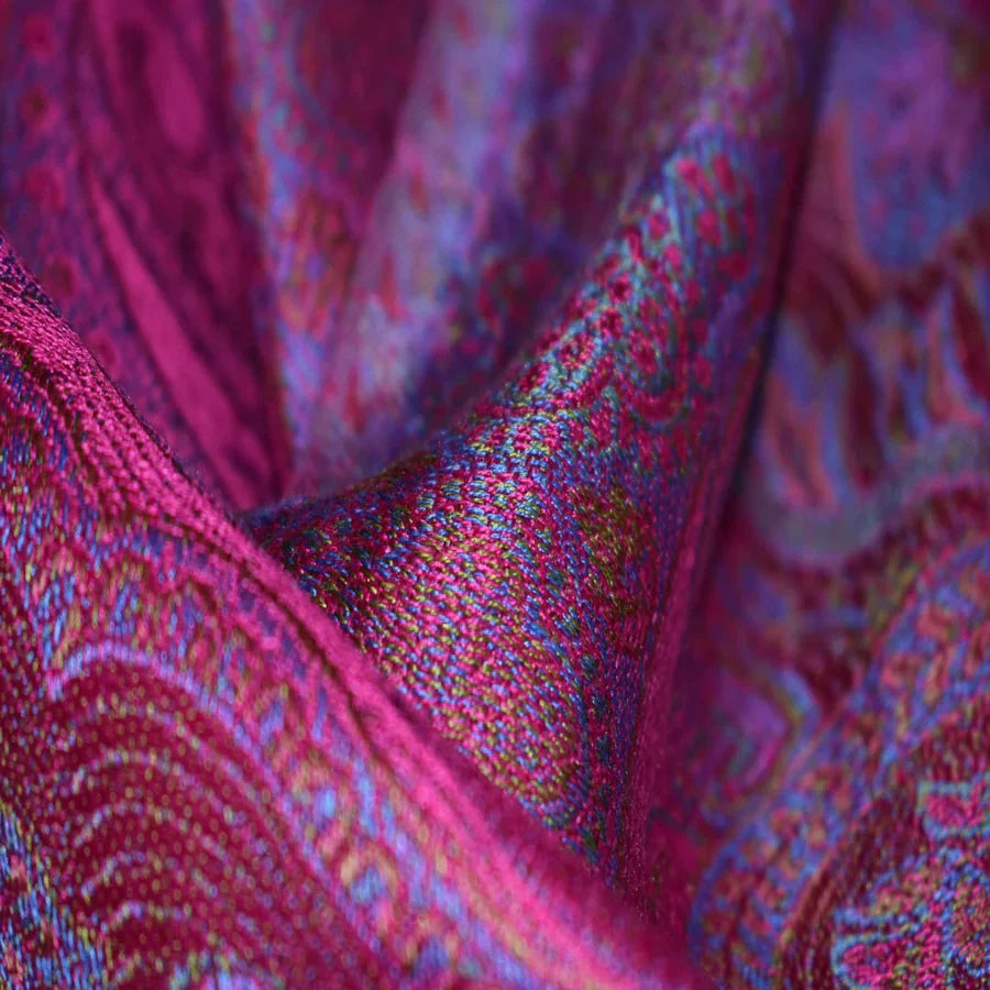 Eleganță și Tradiție în Fiecare Fir: Colecția Jamawar de Șaluri din Matase Naturala tesute manual de la FrumIndia