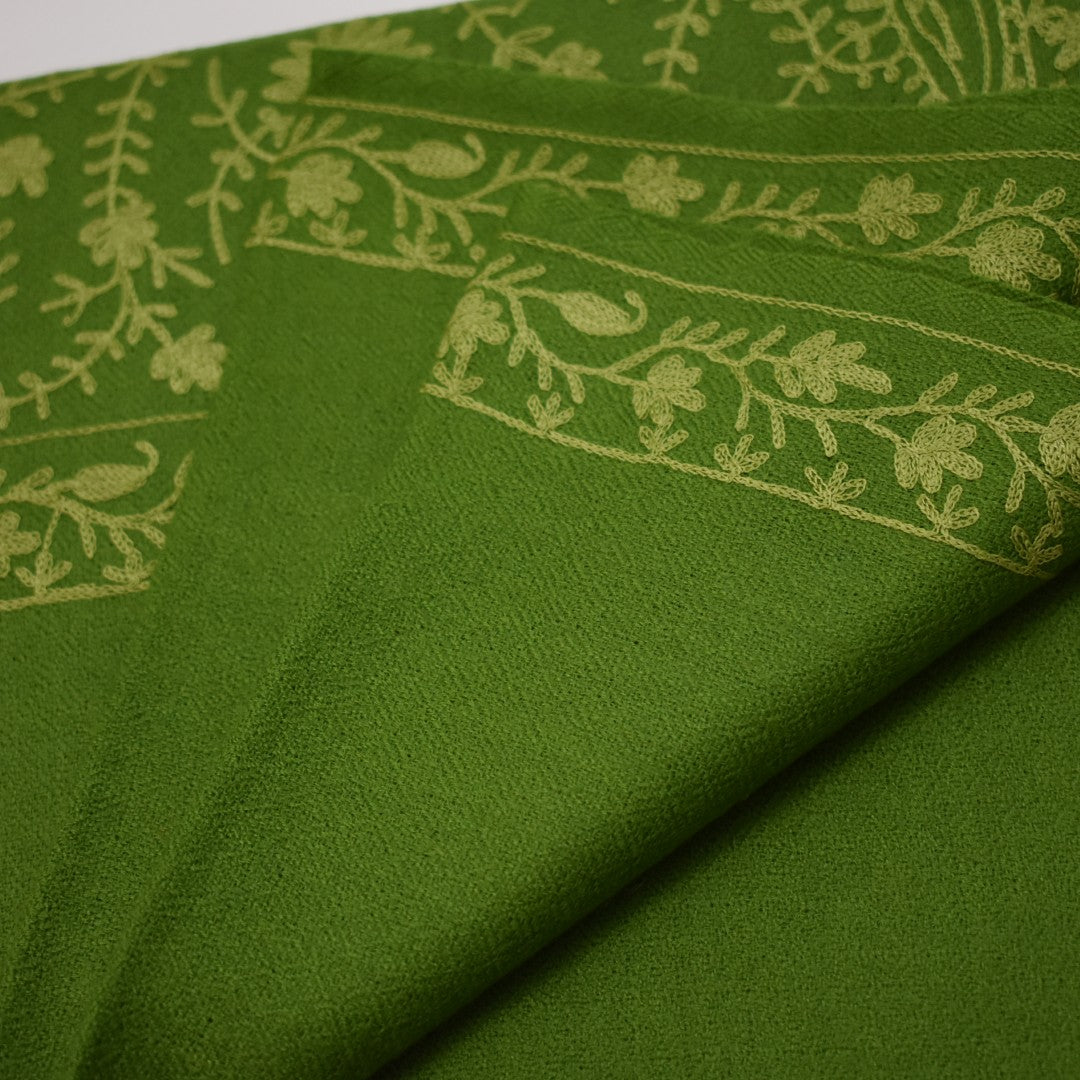 Esarfa Sal Casmir cu Broderie din Matase – Verde Army/Verde Fistic- Finete si Eleganta in orice Sezon -> Cod: CASHMBROD2