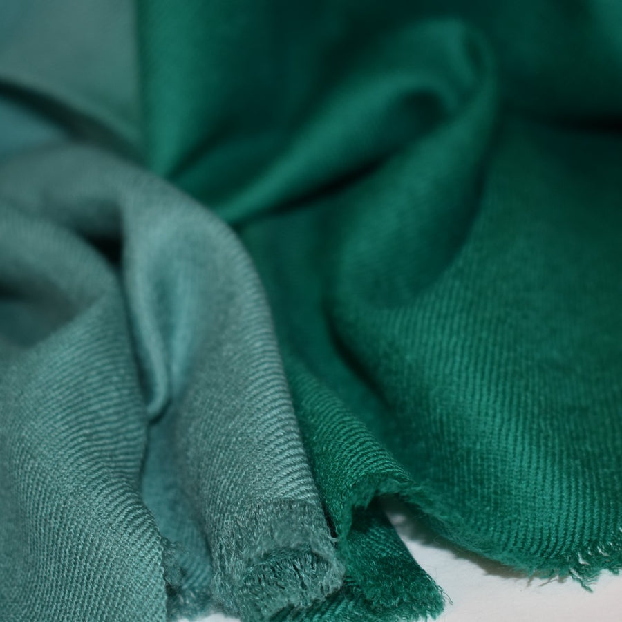 Esarfa Sal Casmir si Matase Naturala - Ombre 2 nuante de Verde Smarald & Blueverde -> Cod: CASMIRSILK14