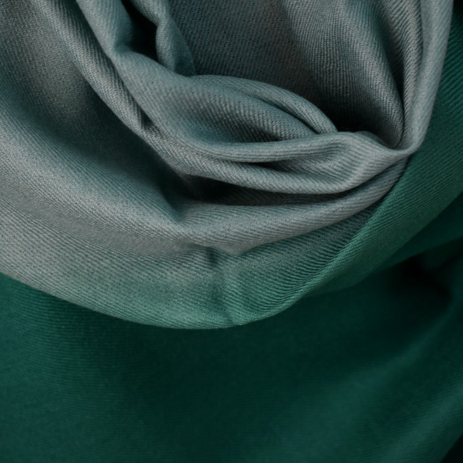 Esarfa Sal Casmir si Matase Naturala - Ombre 2 nuante de Verde Smarald & Blueverde -> Cod: CASMIRSILK14