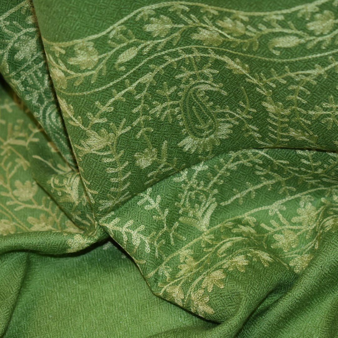 Esarfa Sal Casmir cu Broderie din Matase – Verde Army/Verde Fistic- Finete si Eleganta in orice Sezon -> Cod: CASHMBROD2