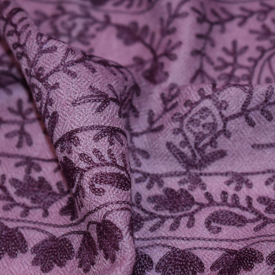 Esarfa Sal Casmir cu Broderie din Matase – Plum/Aubergine- Finete si Eleganta in orice Sezon -> Cod: CASHMBROD6