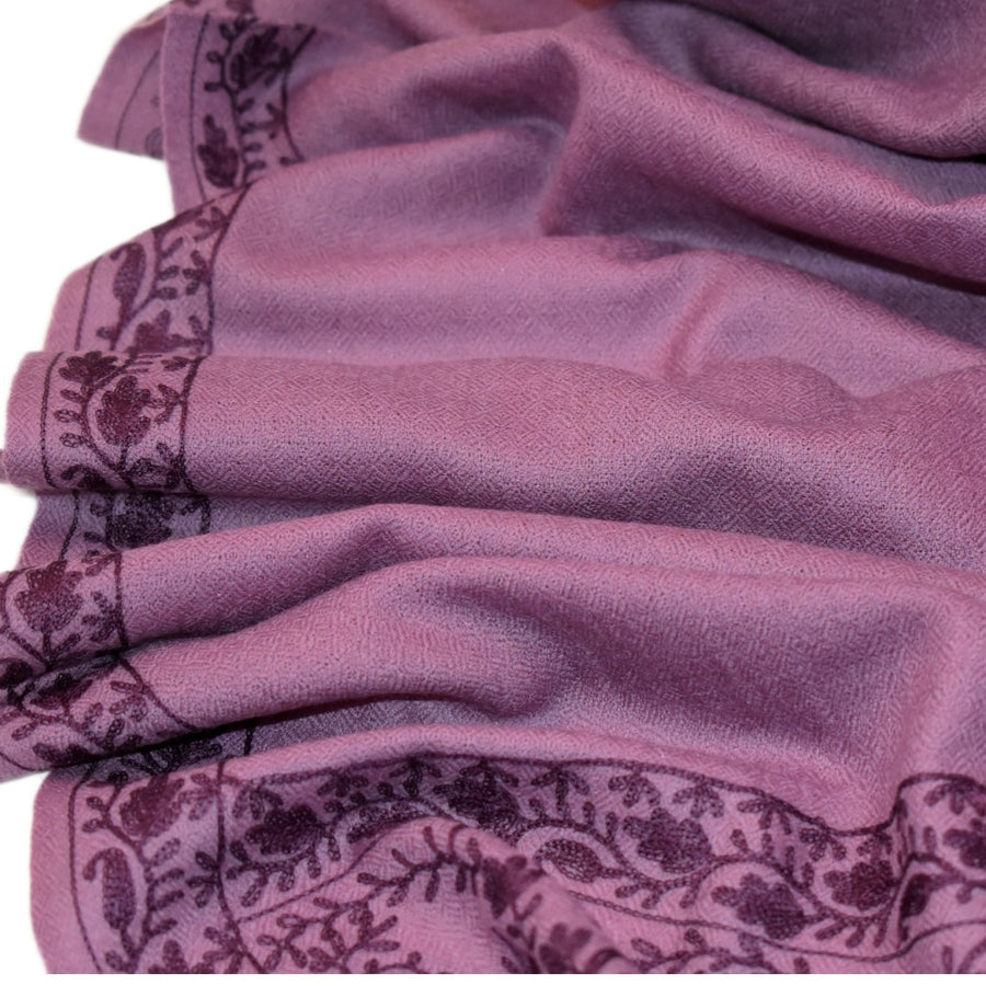Esarfa Sal Casmir cu Broderie din Matase – Plum/Aubergine- Finete si Eleganta in orice Sezon -> Cod: CASHMBROD6