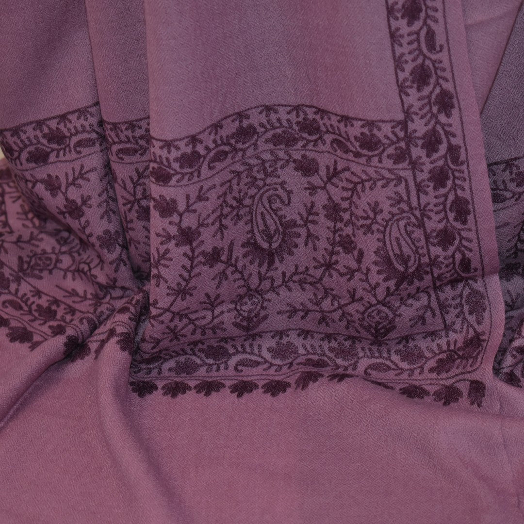 Esarfa Sal Casmir cu Broderie din Matase – Plum/Aubergine- Finete si Eleganta in orice Sezon -> Cod: CASHMBROD6