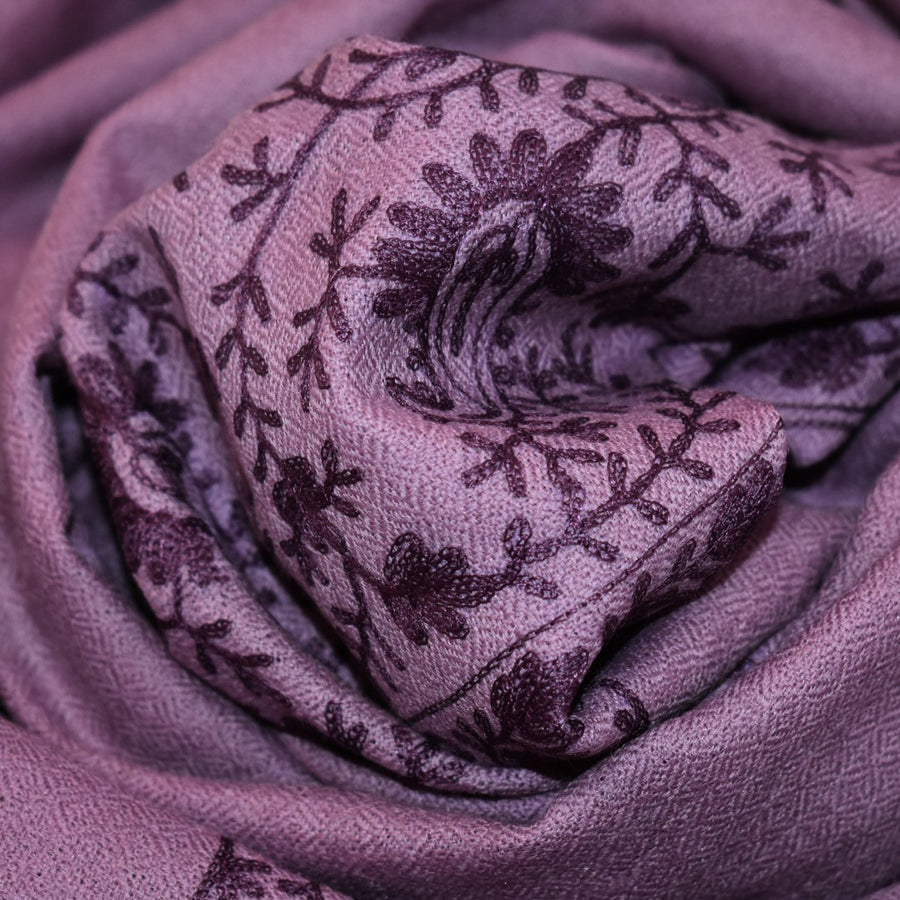 Esarfa Sal Casmir cu Broderie din Matase – Plum/Aubergine- Finete si Eleganta in orice Sezon -> Cod: CASHMBROD6