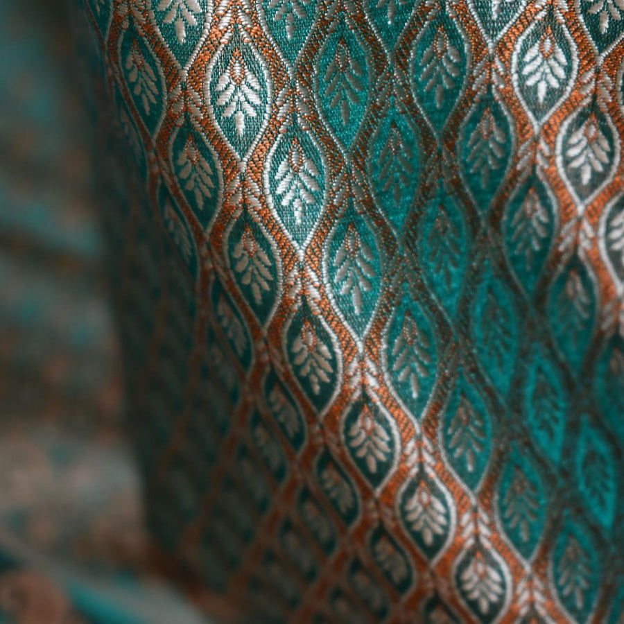 Esarfa-Sal - Handloom Banarasi Katan Silk Brocart /Mulberry Silk & Zari Border-> Brocart18 - esarfa Sal Banarasi Katan Silk Brocart