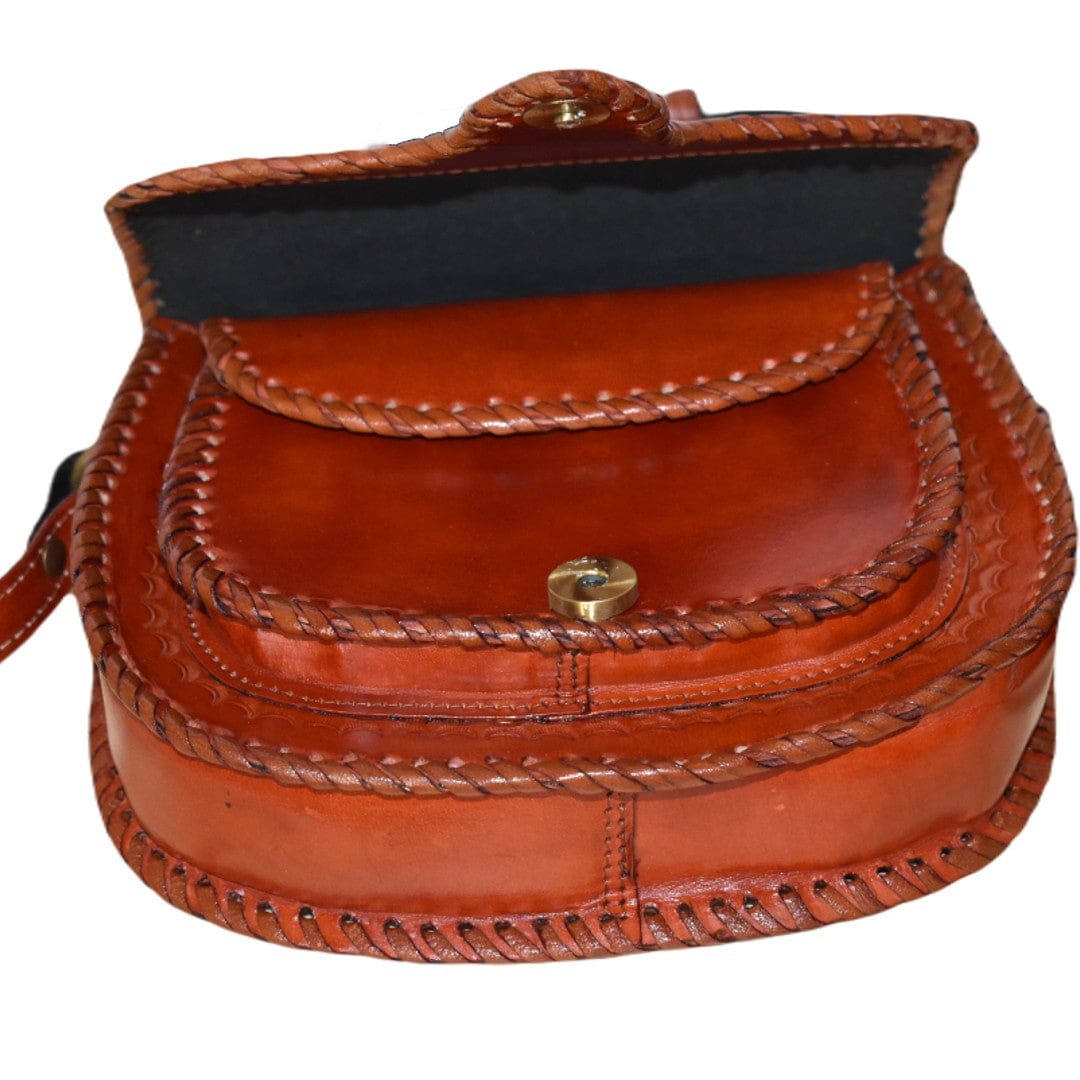 Geanta Sling lucrata manual cu model embosat. Cod: CAM16 - Genti din Piele