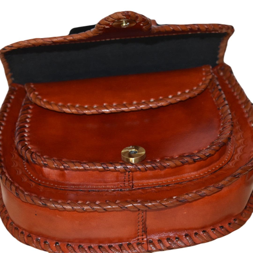 Geanta Sling lucrata manual cu model embosat. Cod: CAM16 - Genti din Piele