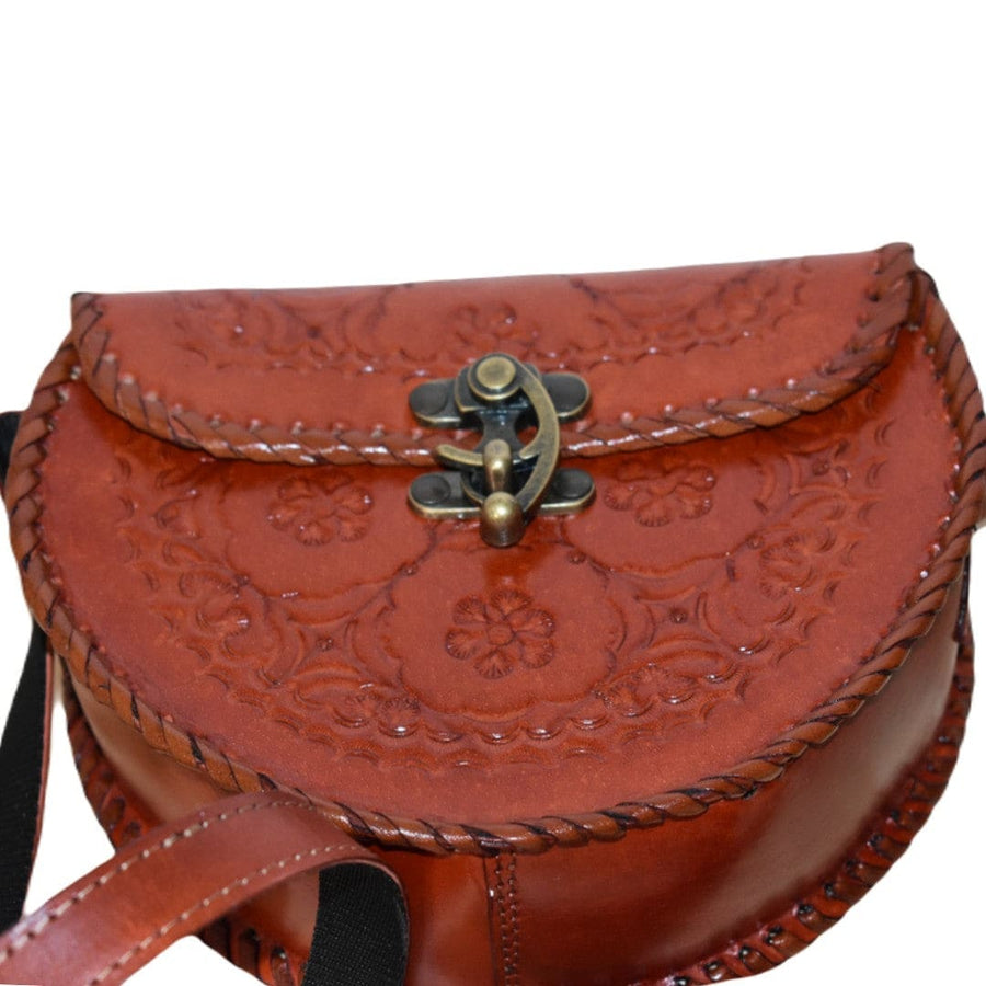 Geanta Sling lucrata manual cu model embosat. Cod: CAM19 - Genti din Piele
