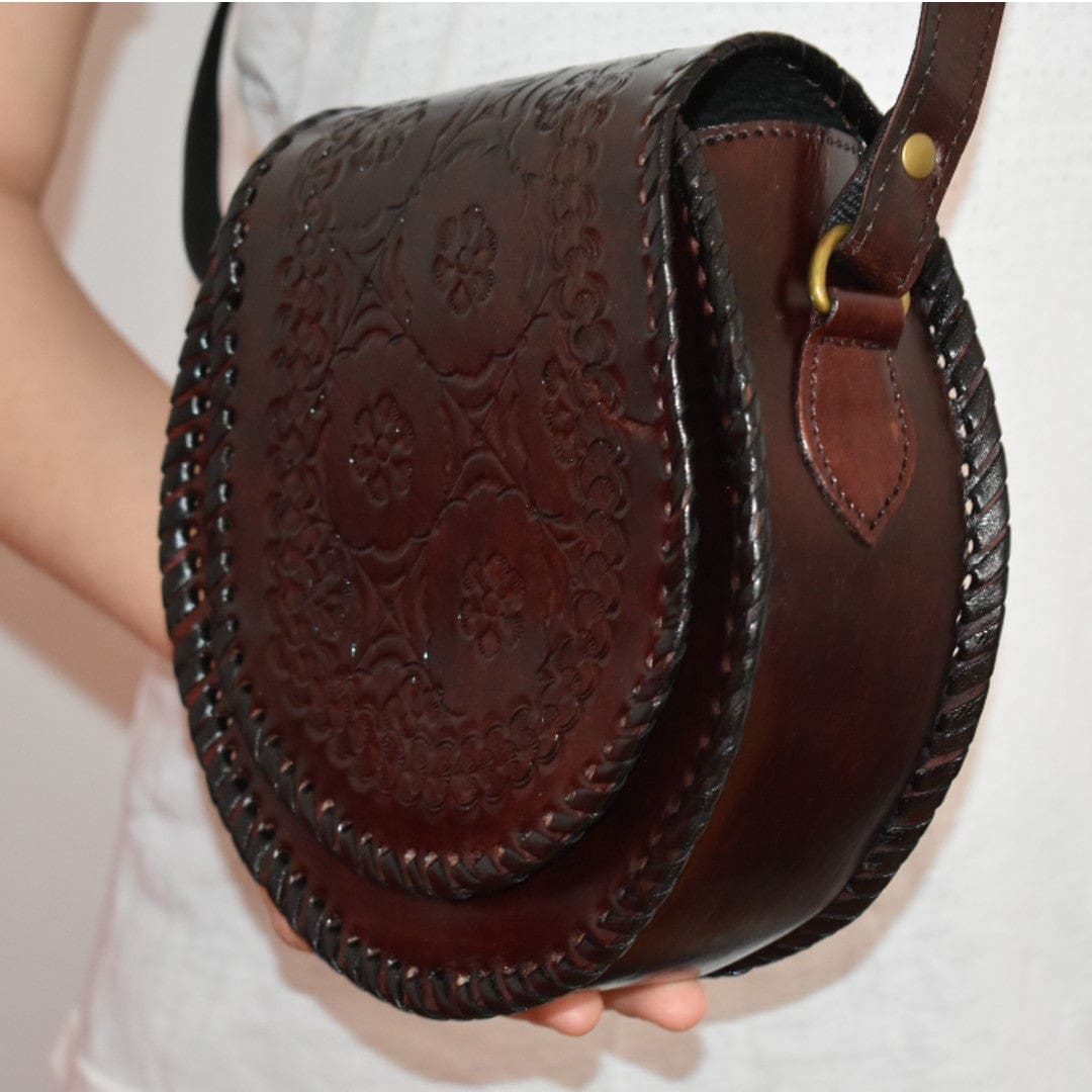 Geanta Sling lucrata manual cu model embosat. Cod: CAM4 - Geanta din Piele Naturala de camila
