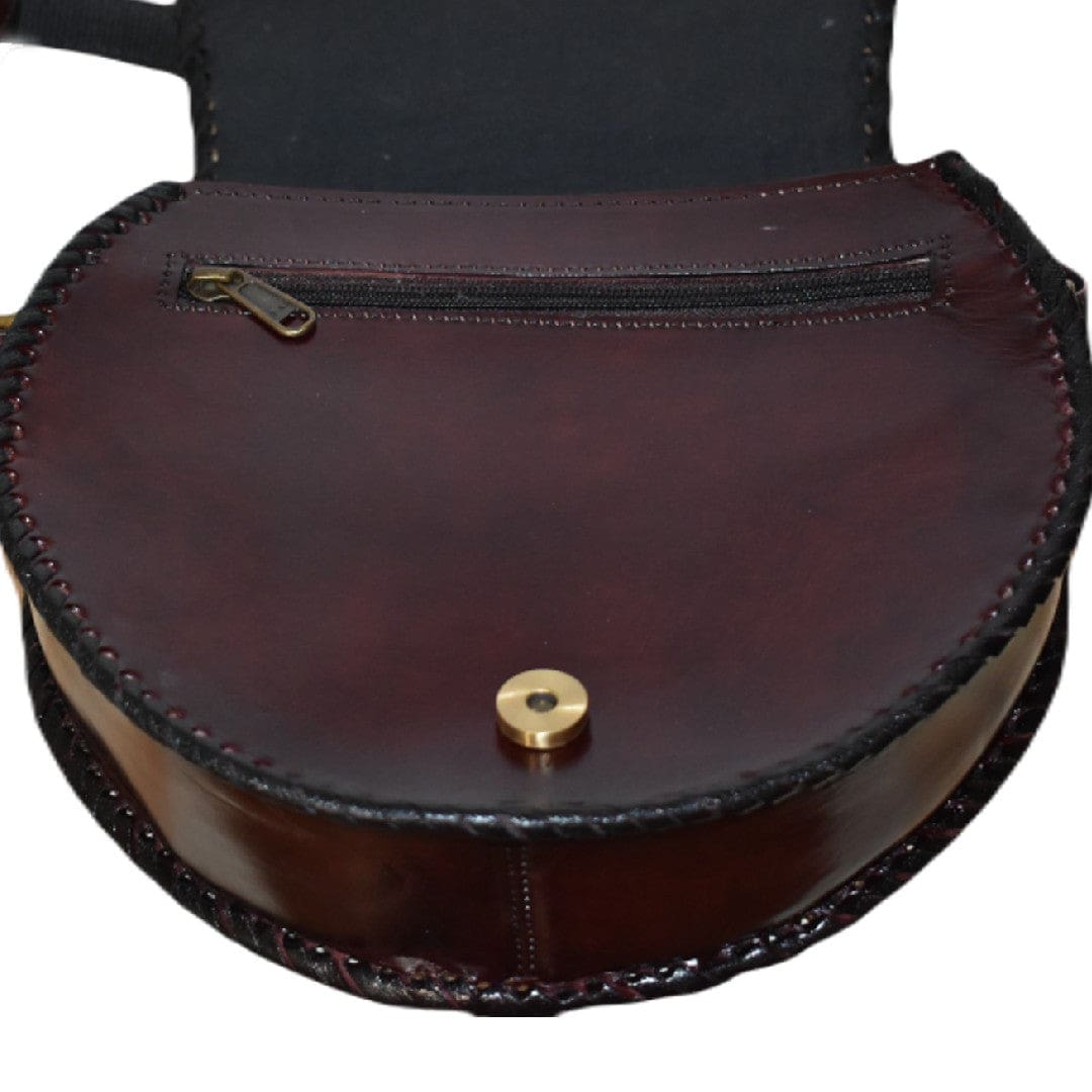 Geanta Sling mare lucrata manual cu model embosat. Cod: CAM20 - Genti din Piele