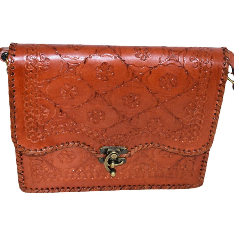 Geanta Sling rectangulara lucrata manual cu model embosat. Cod: CAM9 - Genti din Piele