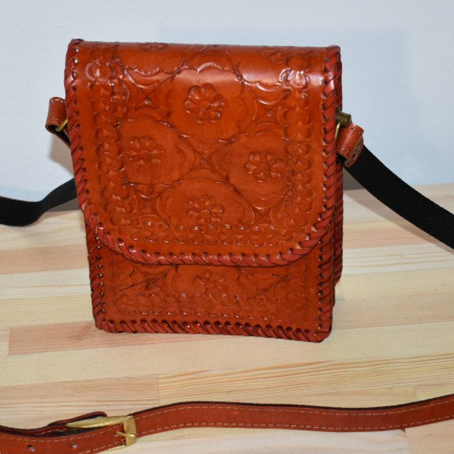 Mini Geanta Sling lucrata manual cu model embosat. Cod: CAM6 - Genti din Piele