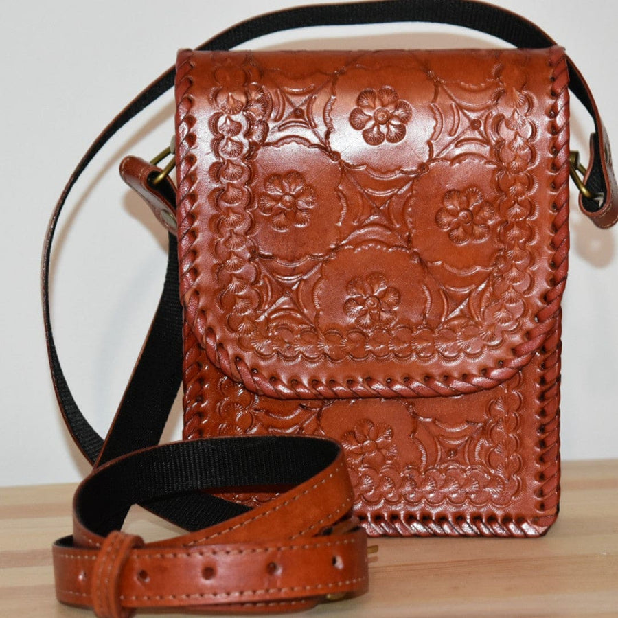 Mini Geanta Sling lucrata manual cu model embosat. Cod: CAM6 - Genti din Piele