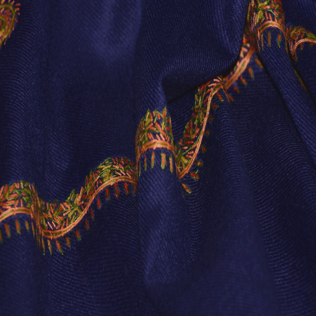 NOU! Sal de Dimensiuni Mari tesut din 100% Lana cu textura ultrafina (Australian Merino Wool) & Broderie Manuala - Navy Blue - sal din