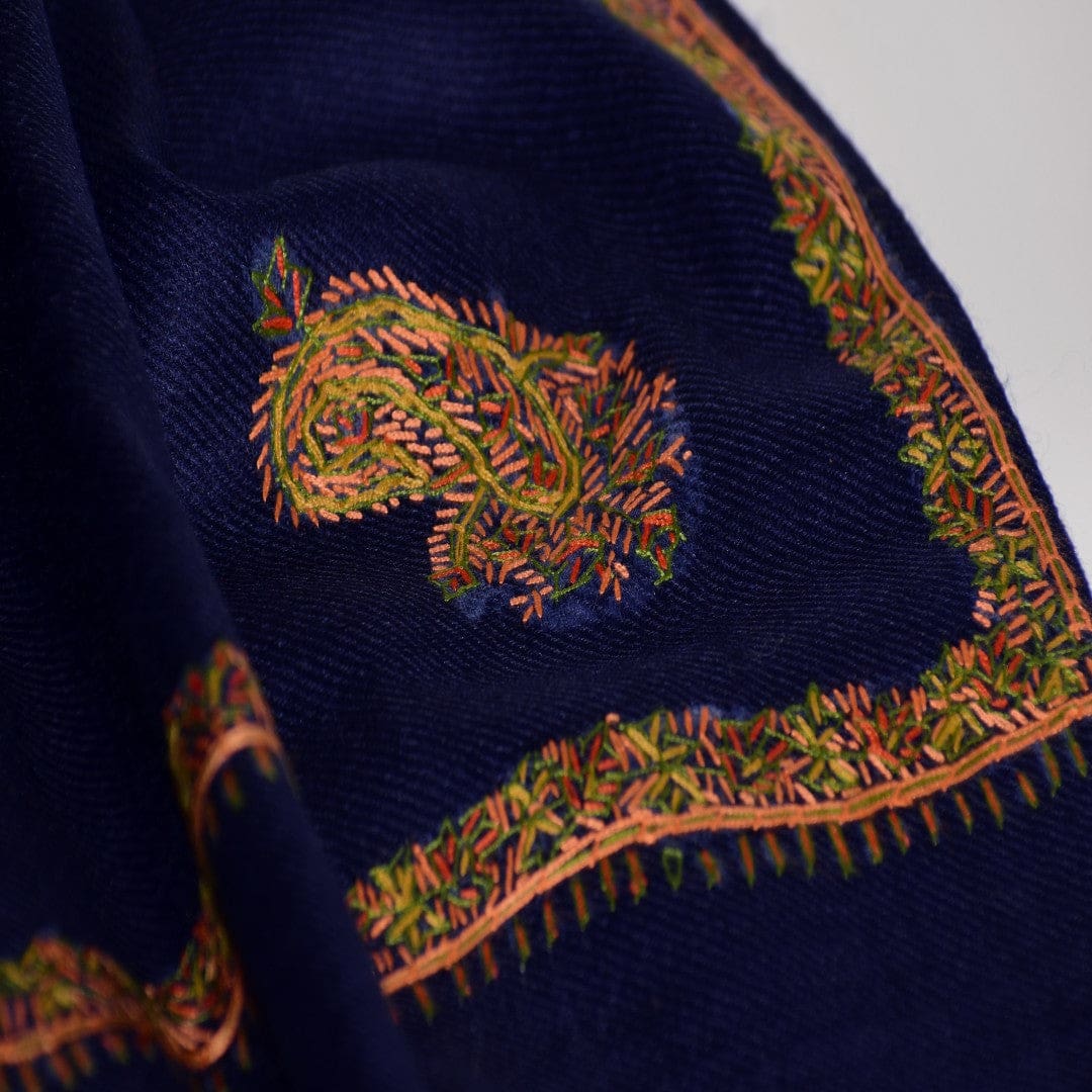 NOU! Sal de Dimensiuni Mari tesut din 100% Lana cu textura ultrafina (Australian Merino Wool) & Broderie Manuala - Navy Blue - sal din