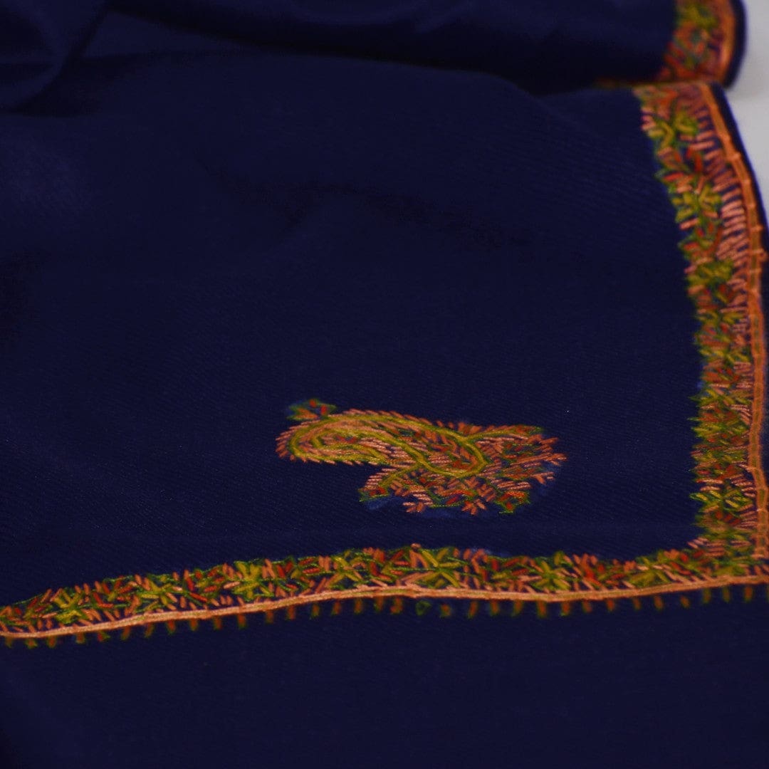 NOU! Sal de Dimensiuni Mari tesut din 100% Lana cu textura ultrafina (Australian Merino Wool) & Broderie Manuala - Navy Blue - sal din