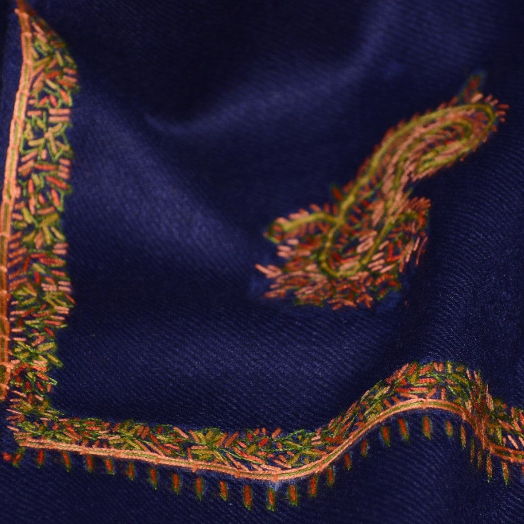 NOU! Sal de Dimensiuni Mari tesut din 100% Lana cu textura ultrafina (Australian Merino Wool) & Broderie Manuala - Navy Blue - sal din