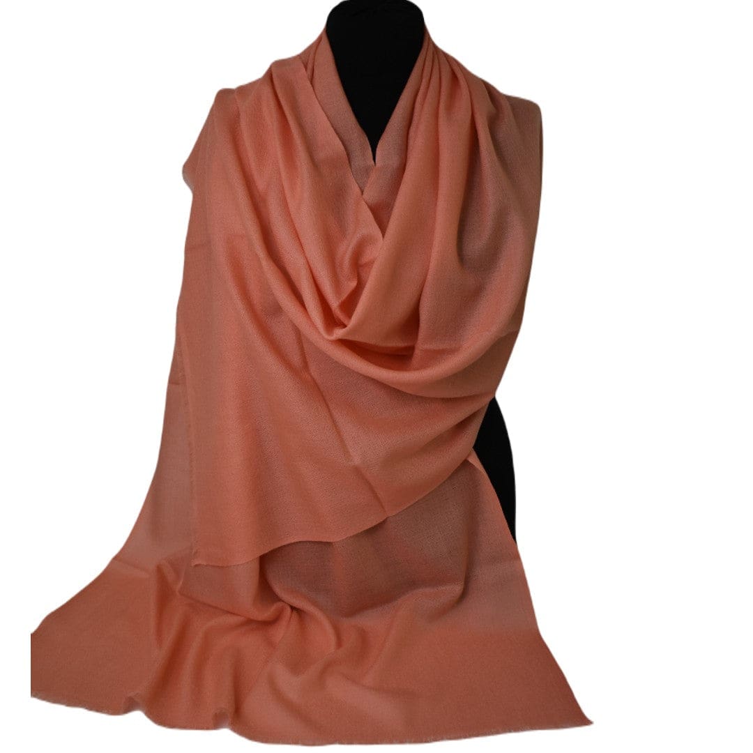 Sal Premium confectionat din 100% Lana Cashmere - Fuzzy Peach (culoarea Anului 2024) - Cod: CASHAPRIL8 - Saluri