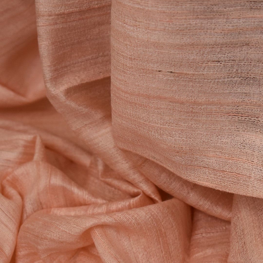 Sal tesut manual din 100% Matase Naturala Organica - Ghicha Tassar/Tussar Silk -> Fuzzy Peach (Culoarea Anului 2024)-> Cod: NewGhicha12