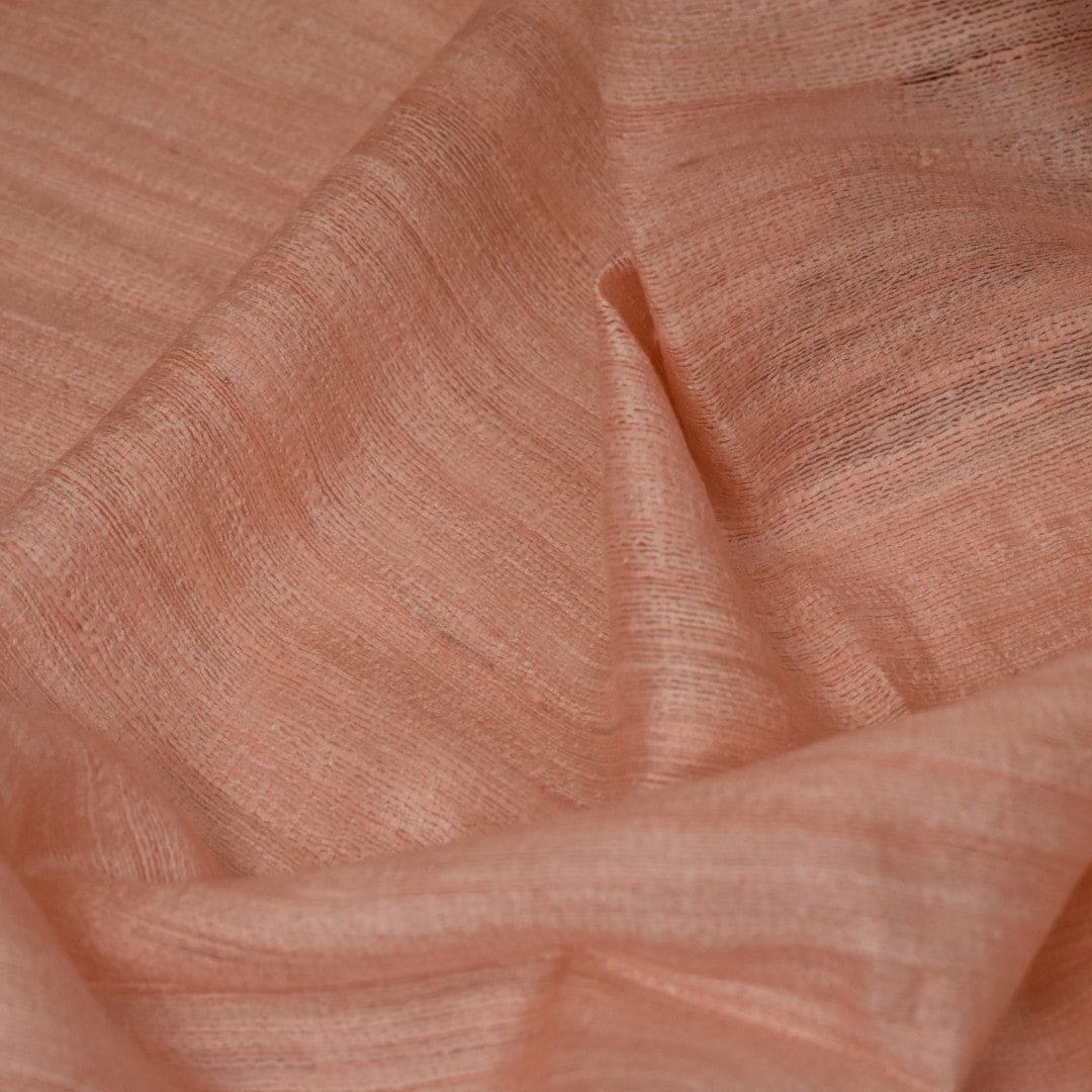 Sal tesut manual din 100% Matase Naturala Organica - Ghicha Tassar/Tussar Silk -> Fuzzy Peach (Culoarea Anului 2024)-> Cod: NewGhicha12