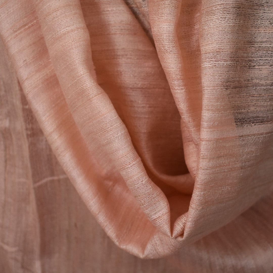 Sal tesut manual din 100% Matase Naturala Organica - Ghicha Tassar/Tussar Silk -> Fuzzy Peach (Culoarea Anului 2024)-> Cod: NewGhicha12