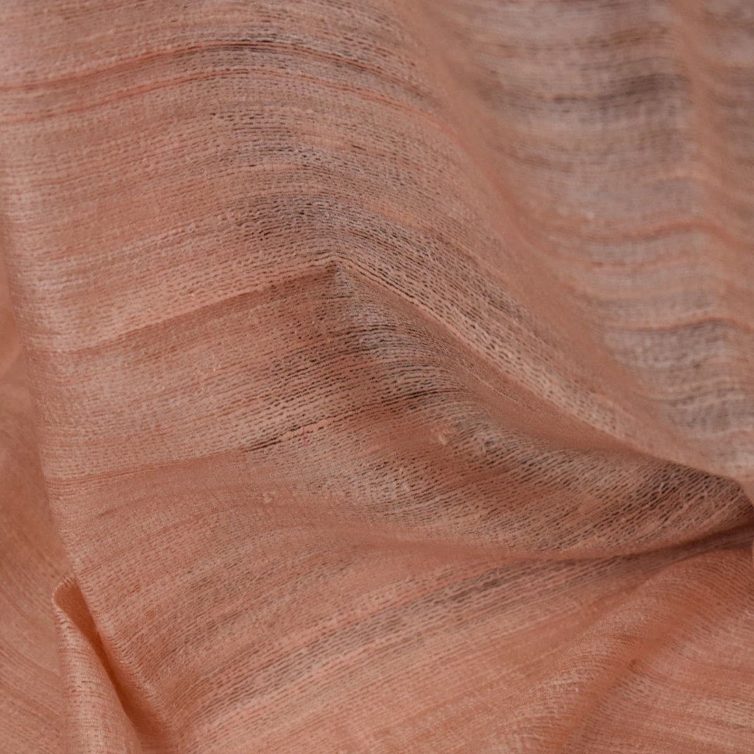 Sal tesut manual din 100% Matase Naturala Organica - Ghicha Tassar/Tussar Silk -> Fuzzy Peach (Culoarea Anului 2024)-> Cod: NewGhicha12